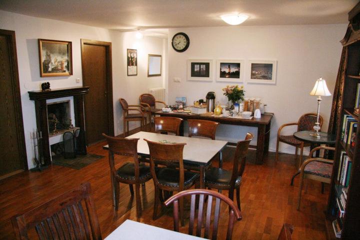 Husavik Guesthouse Экстерьер фото