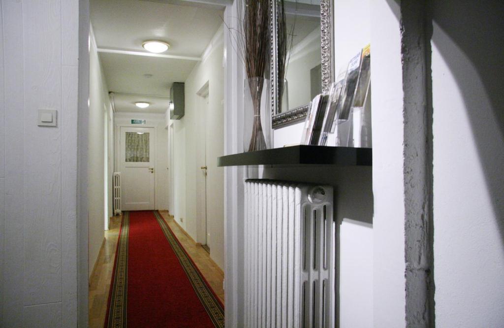 Husavik Guesthouse Экстерьер фото